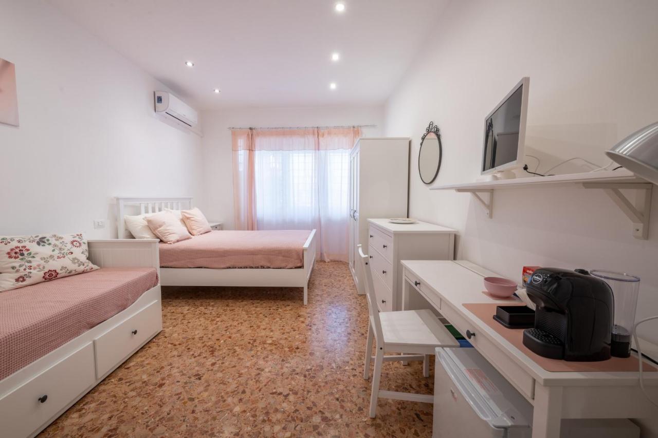 Apartmán Casa Rosa Beige E Blu Řím Exteriér fotografie